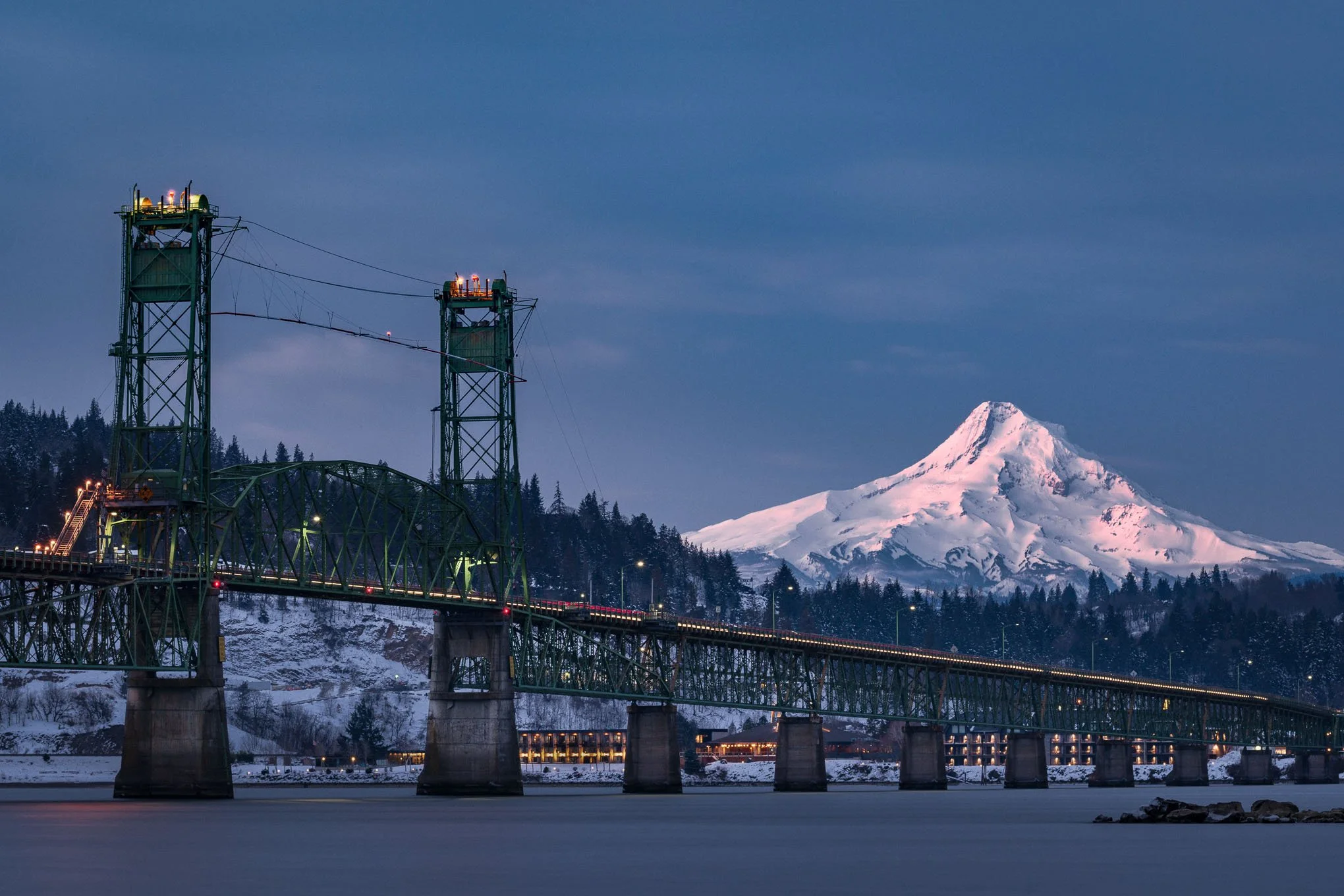 hood-river-bridge-winter-columbia-river-gorge-mount-hood-cityscape-landscape-photography-brendan-alex-phoenix.jpg