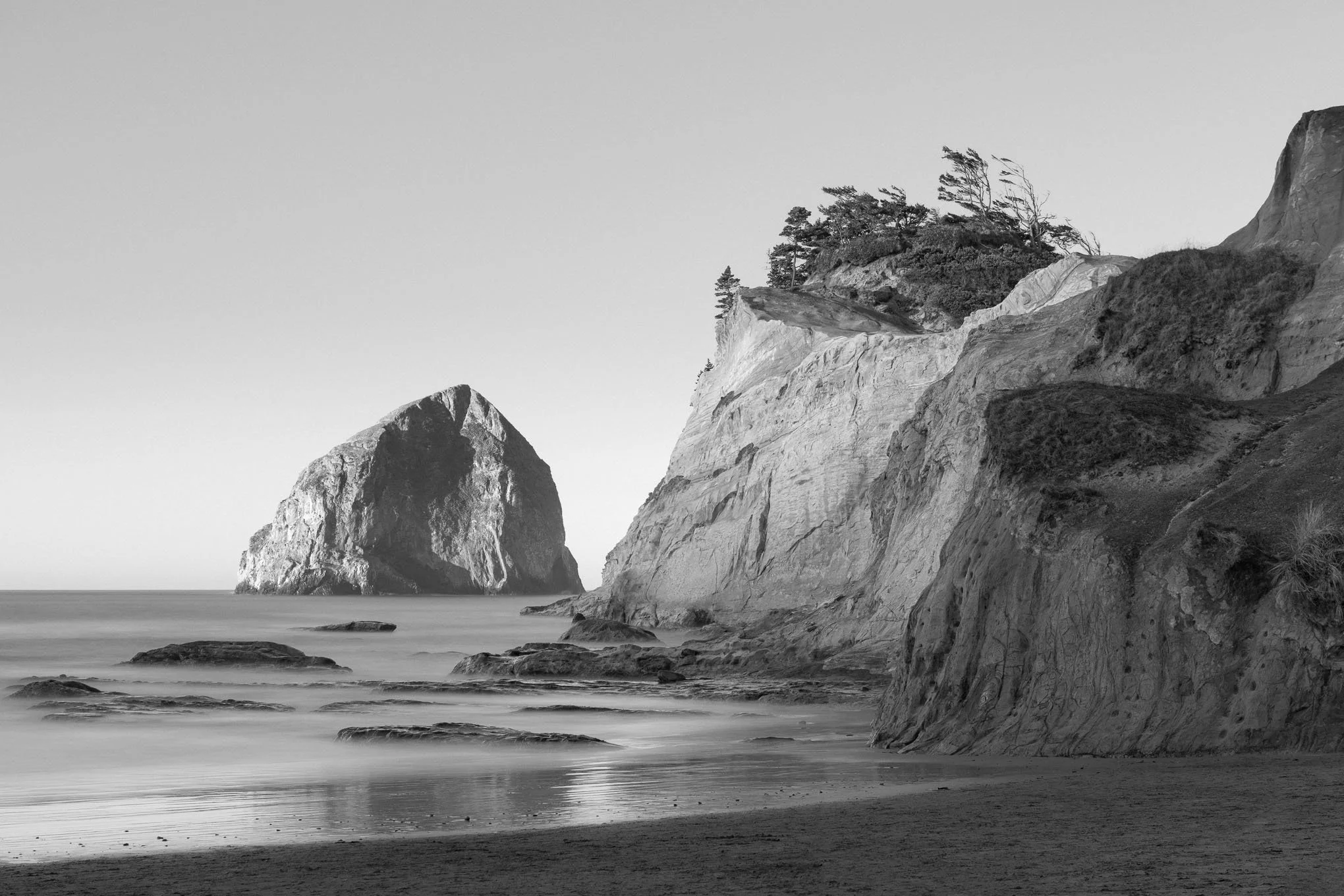 cascading-light-black-and-white-2-tide-pools-pacific-city-oregon-landscape-photography-brendan-alex-phoenix.jpg