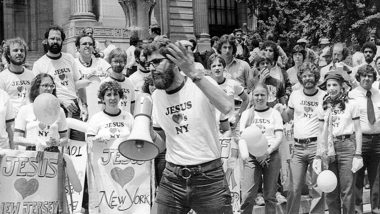 Bob street preaching at the 42nd Street library in NYC. Summer 1980.
