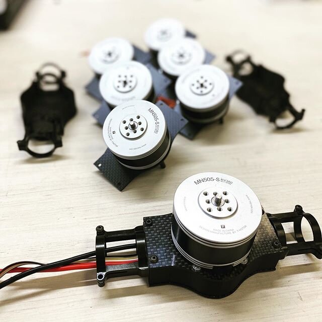 Custom motor mounts designed for the Hush-1.
.
.
.
#UAV #motormounts #motor #vtol #flight #motorcustom #eletric #prop #drone #manufacturing #usa #hush #dronelife #instadrone