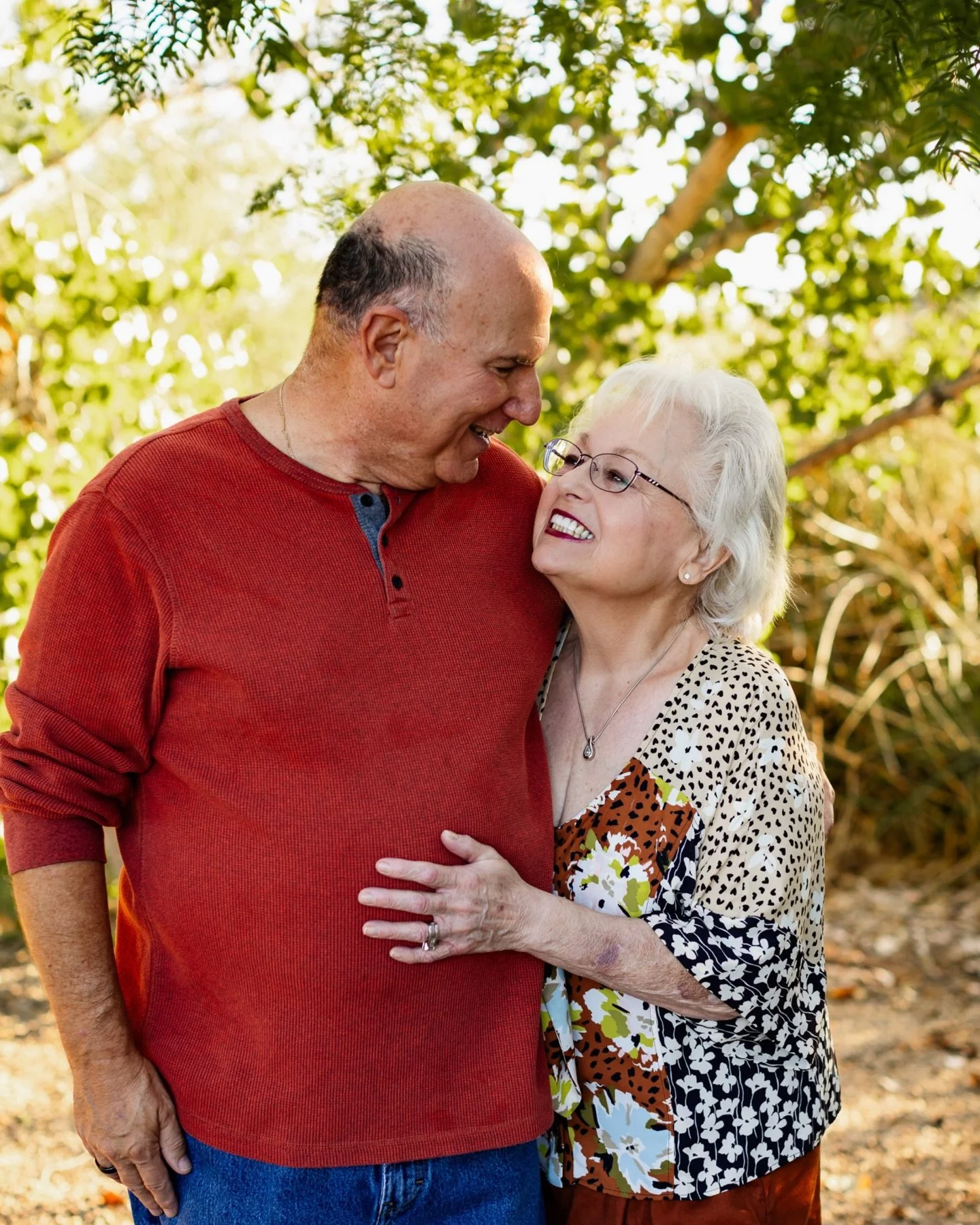 What a pleasure it was to meet the Friedman family and their beautiful extended family. A group full of life, laughter, and so much love. It was truly an honor to photograph these memories for all of you. 🤍✨

Xx, M&oacute;nica
.
.
.
.
Chandler- Gilb