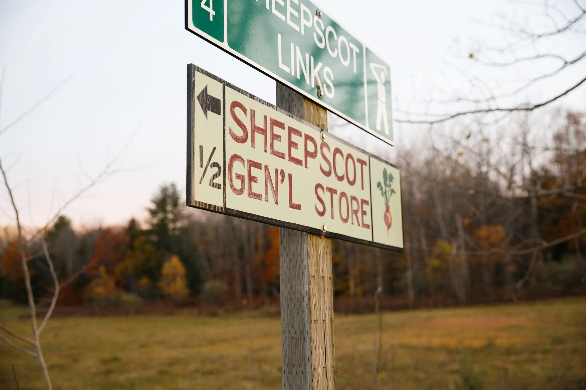 Sheepscot General is open all weekend: Saturday 8a-6p and Sunday 9a-5p. Come on in and say hello! 

Our kitchen has been very busy this morning. Fresh bread is out of the oven,  danishes are in the bakery case, bagels are piled high, and of course th