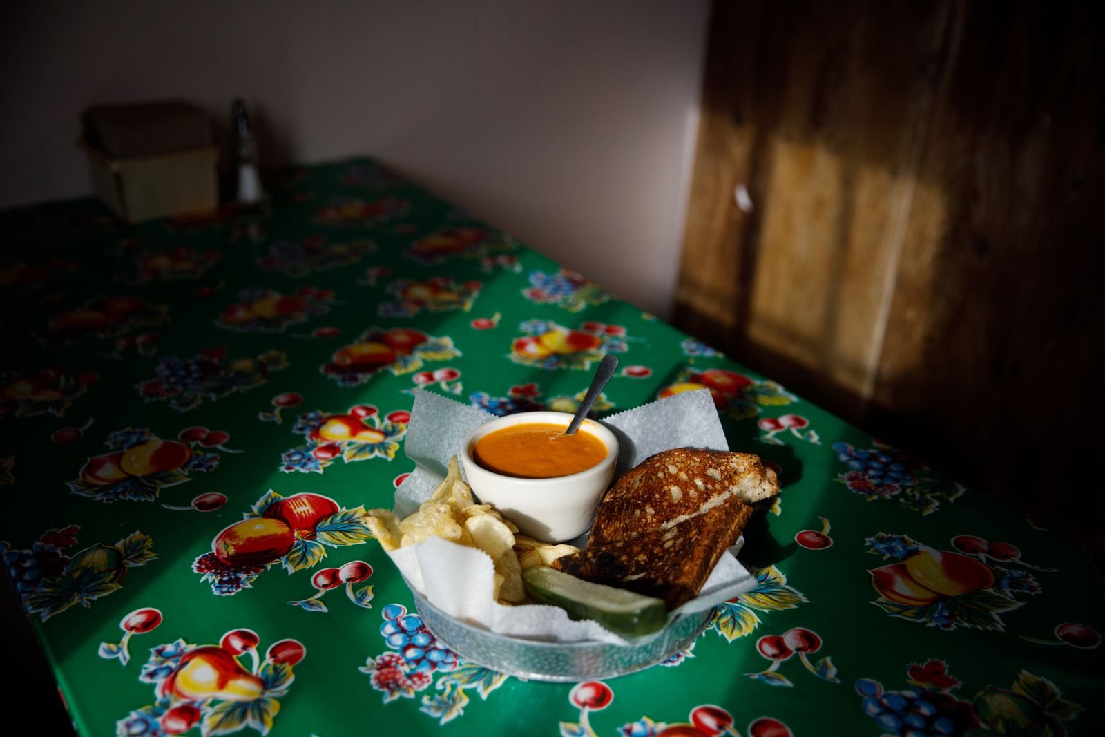 Seeking a cozy spot for lunch? Look no further! Pressed paninis on bread baked fresh daily, hot soups from the kitchen, pizza on our homemade dough, and cookies, pies and other treats! All to be enjoyed in our cozy cafe.