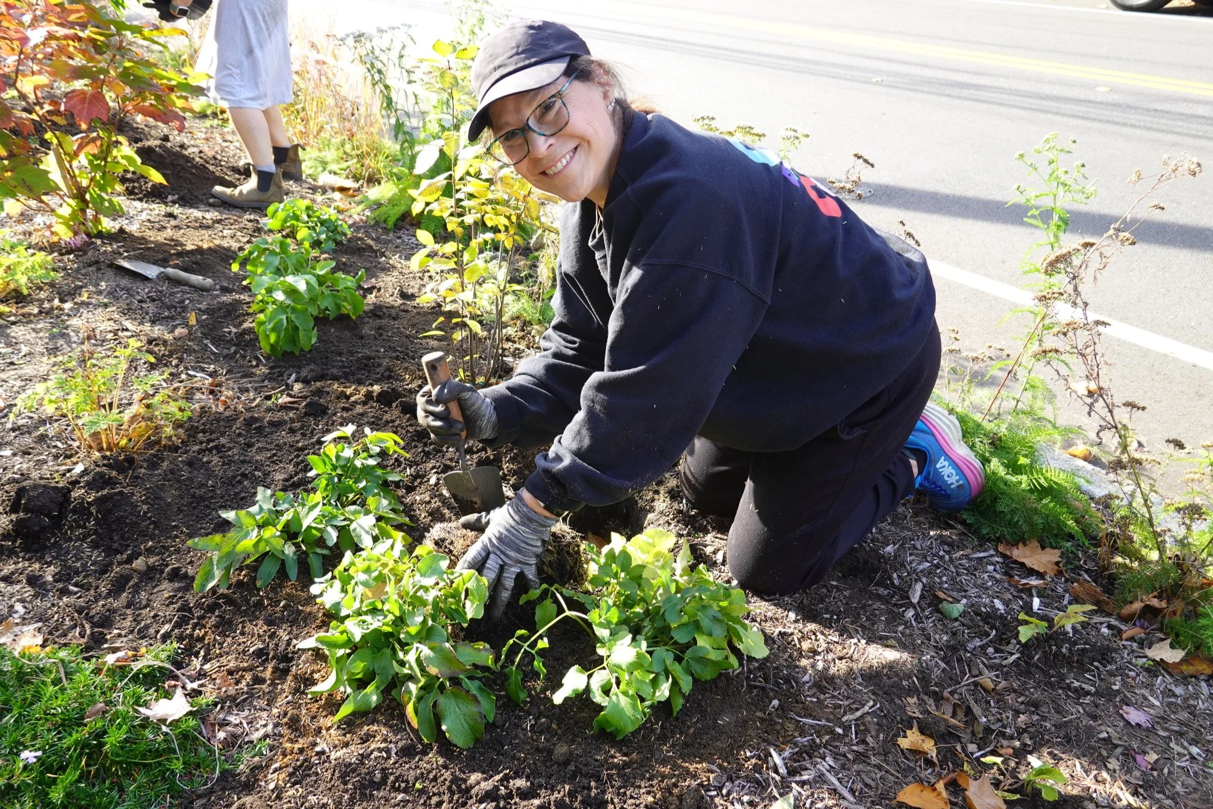 great+neck+planting+in+the+garden+%281%29.jpg