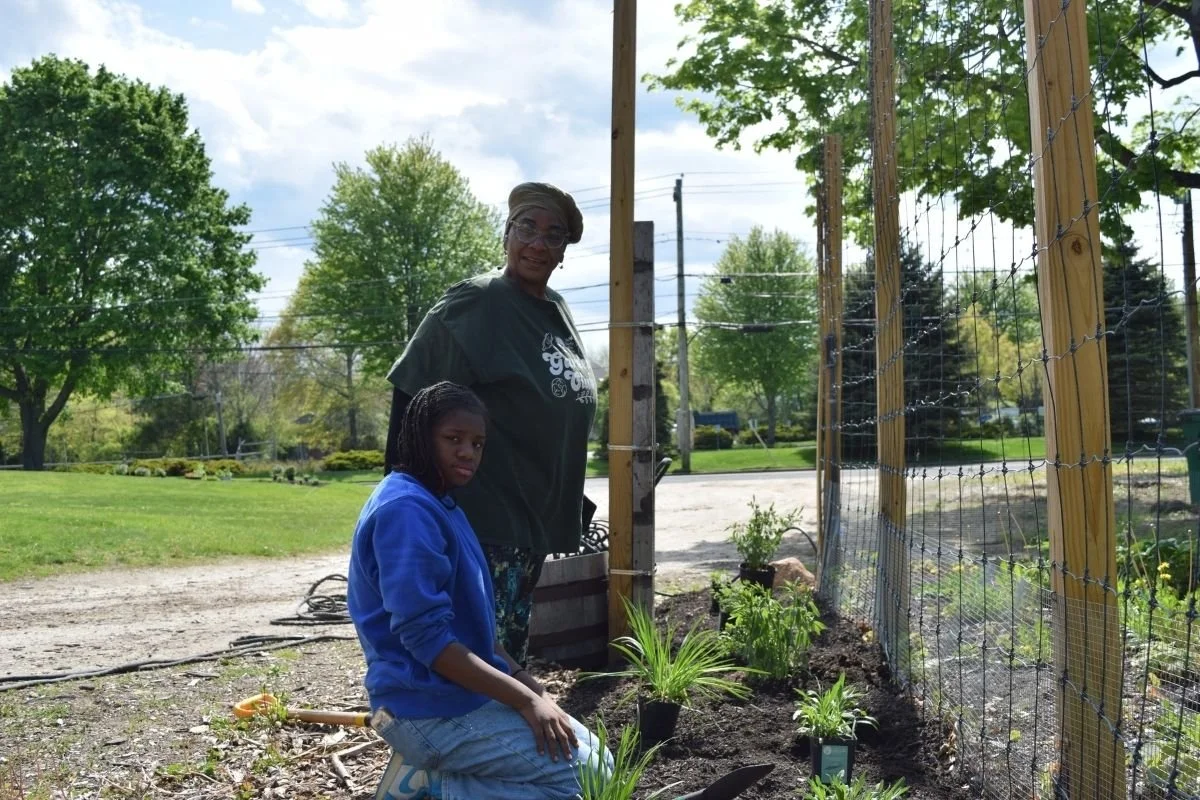 Volunteers on Planting Day