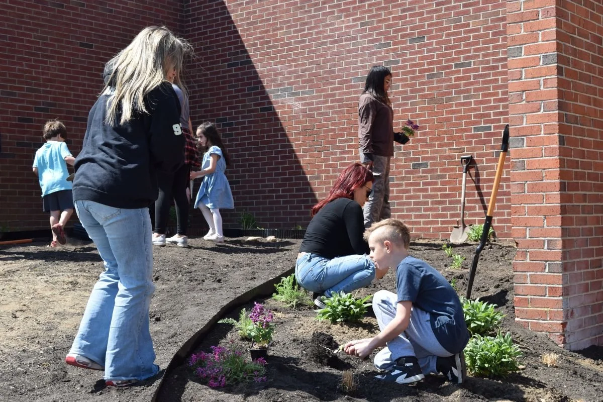 Volunteers Working on Planting Day