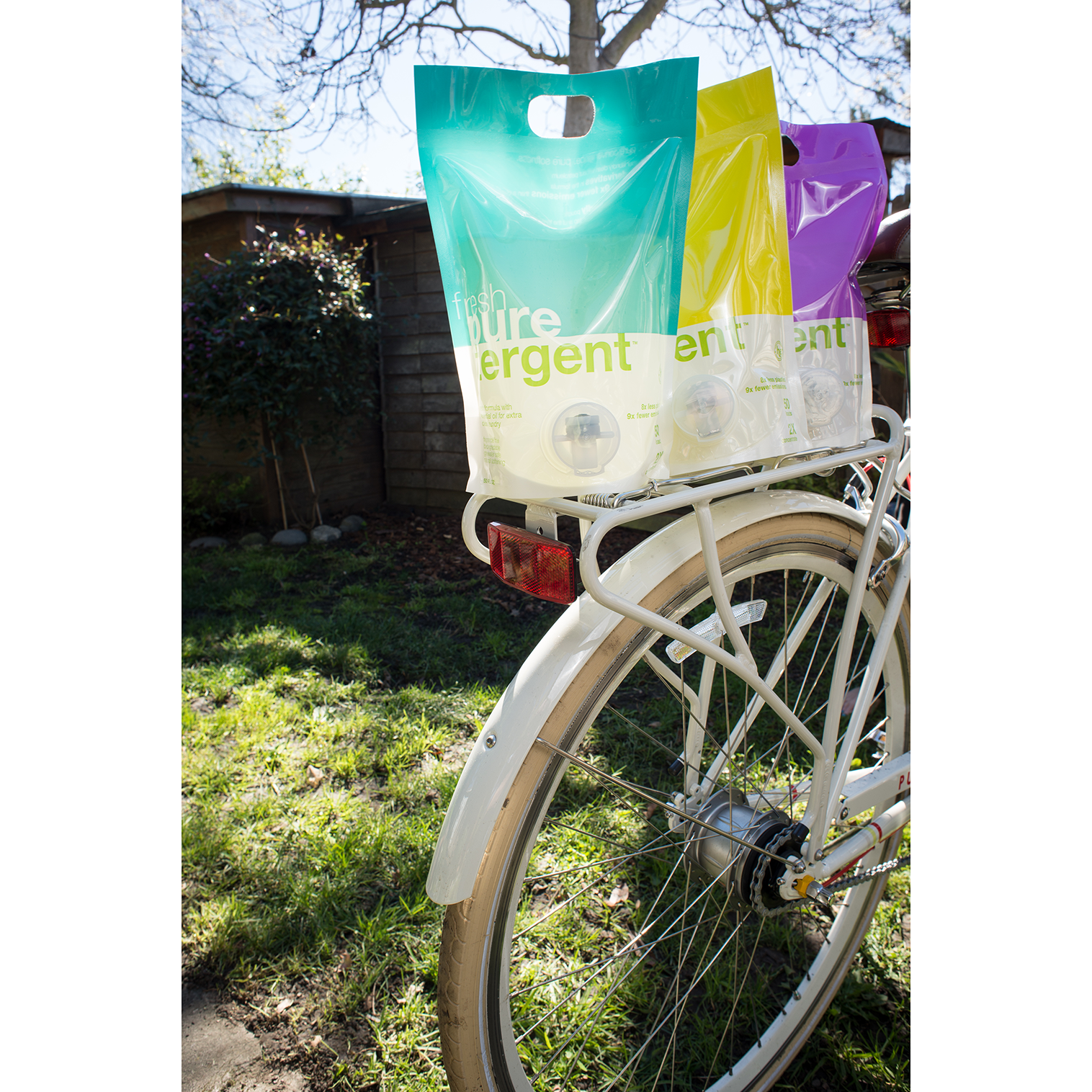 puretergent-laundry-detergent-pouches-lifestyle-image-print-3.png