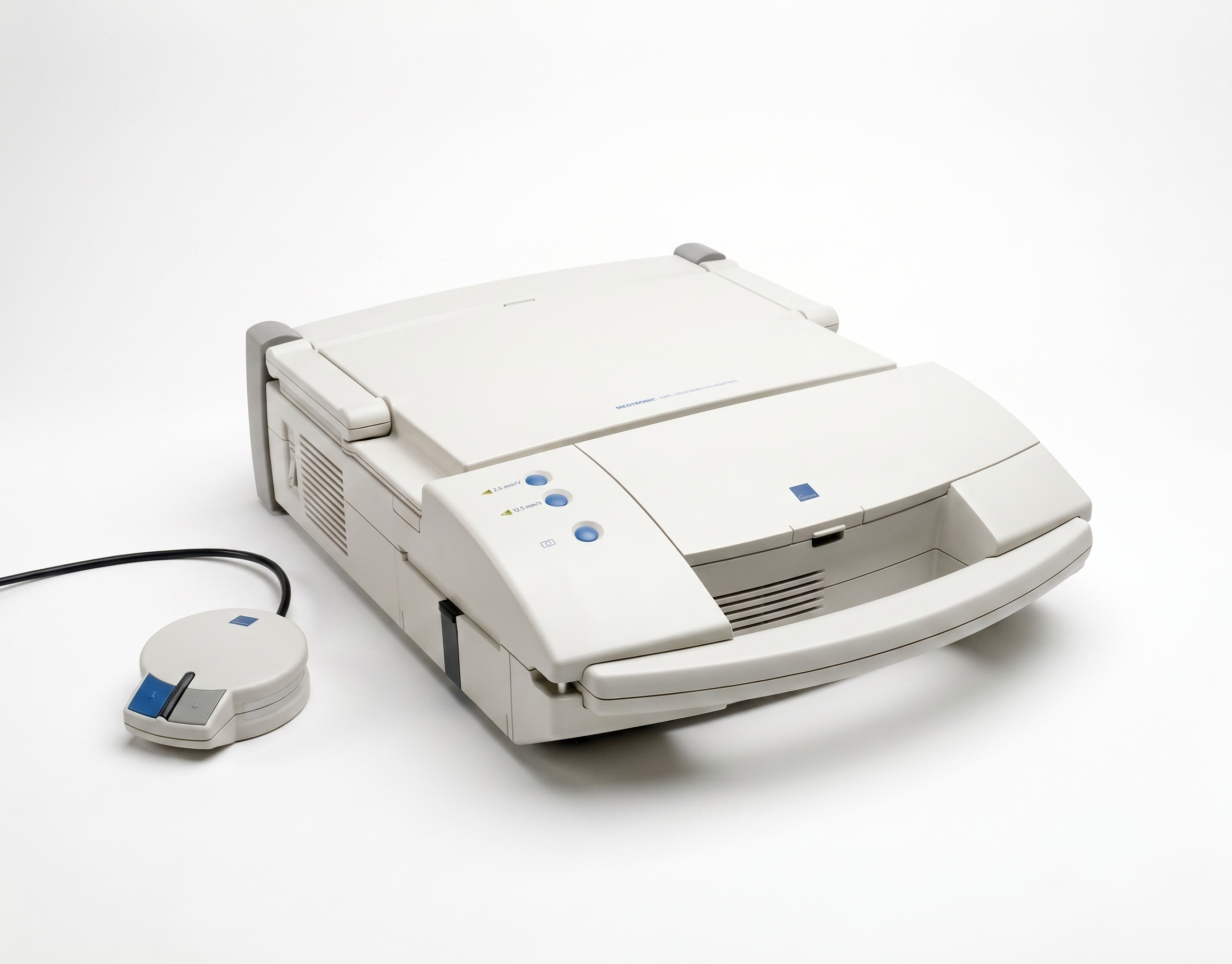 studio-backs-medtronic-pacemaker-closed.png