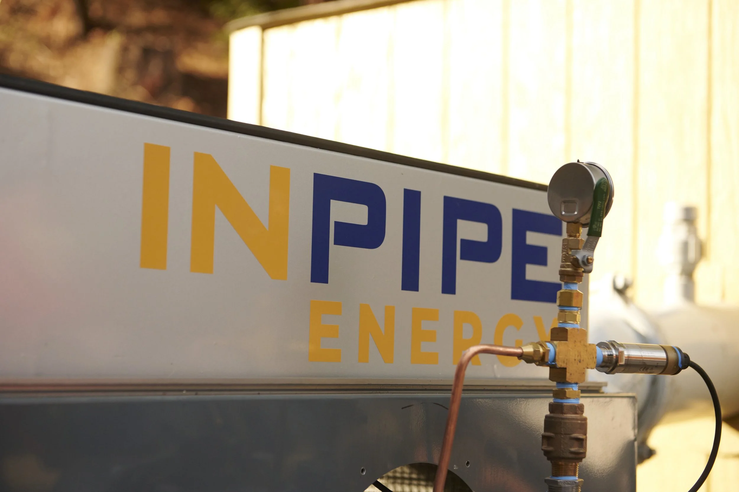 studio-backs-inpipe-install-generator.jpg