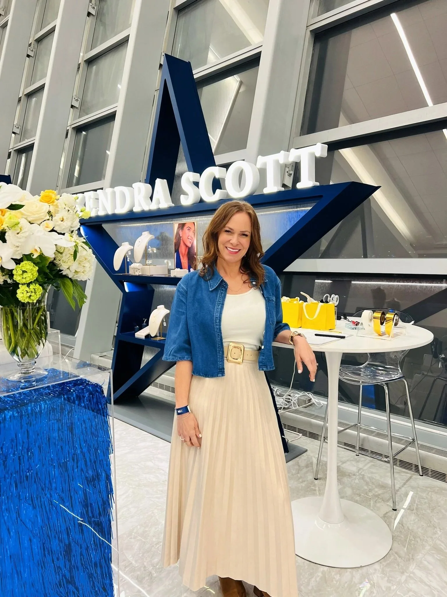 live calligraphy artist dallas cowboys game