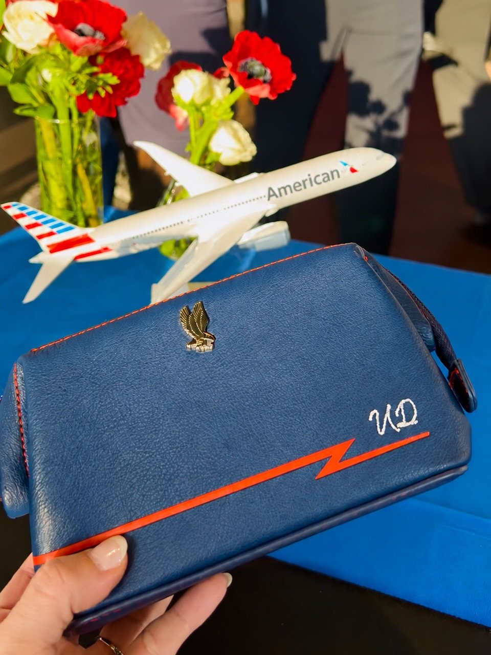 100 years of taking flight deserves a personal touch! ✈️ 🤍

We were honored to personalize gifts for @americanair as they celebrated an incredible century of connecting people and places. Cheers to 100 years!

Calligraphy artist team: @amysuedesigns