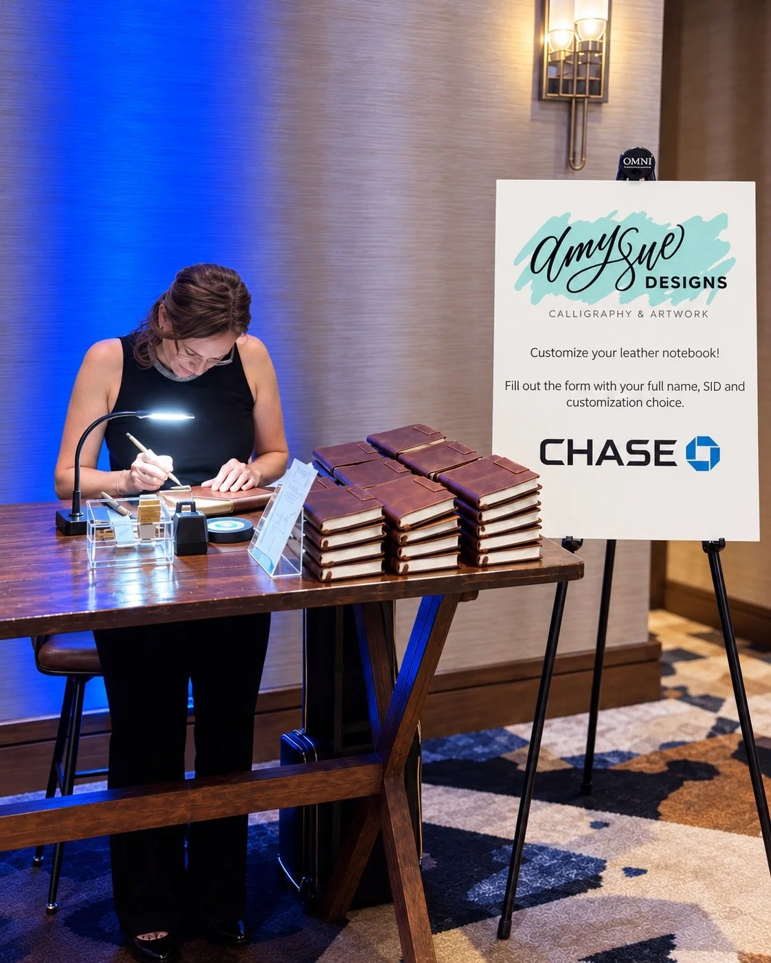When you&rsquo;re personalizing gifts for @jpmorganchase executives, every detail matters&mdash;including the gift itself.

These leather notebooks are one of my favorites for live foil calligraphy. Guests chose their personalization, then put their 