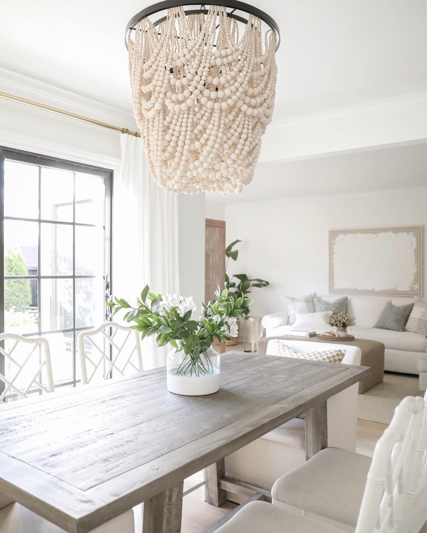 Happy Thursday! Today on the blog I&rsquo;m sharing an affordable dining room design with some deeper tones and lots of texture! Swipe to check it out, and head to the blog for sources! http://liketk.it/3agvT
