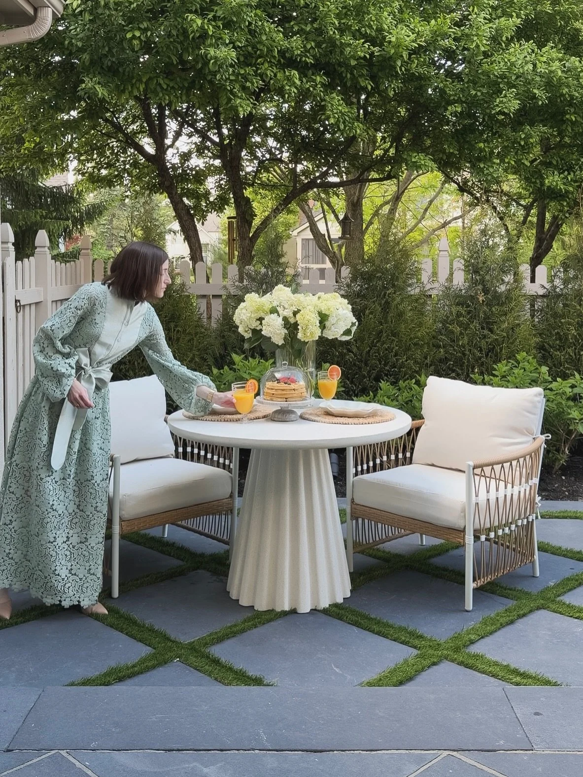 Entertaining alfresco 🌿

Linking all my entertaining essentials! 

Comment SHOP below to receive a DM with the link to this post on my LTK ⬇ https://liketk.it/6cghs ltkseasonal ltkhome