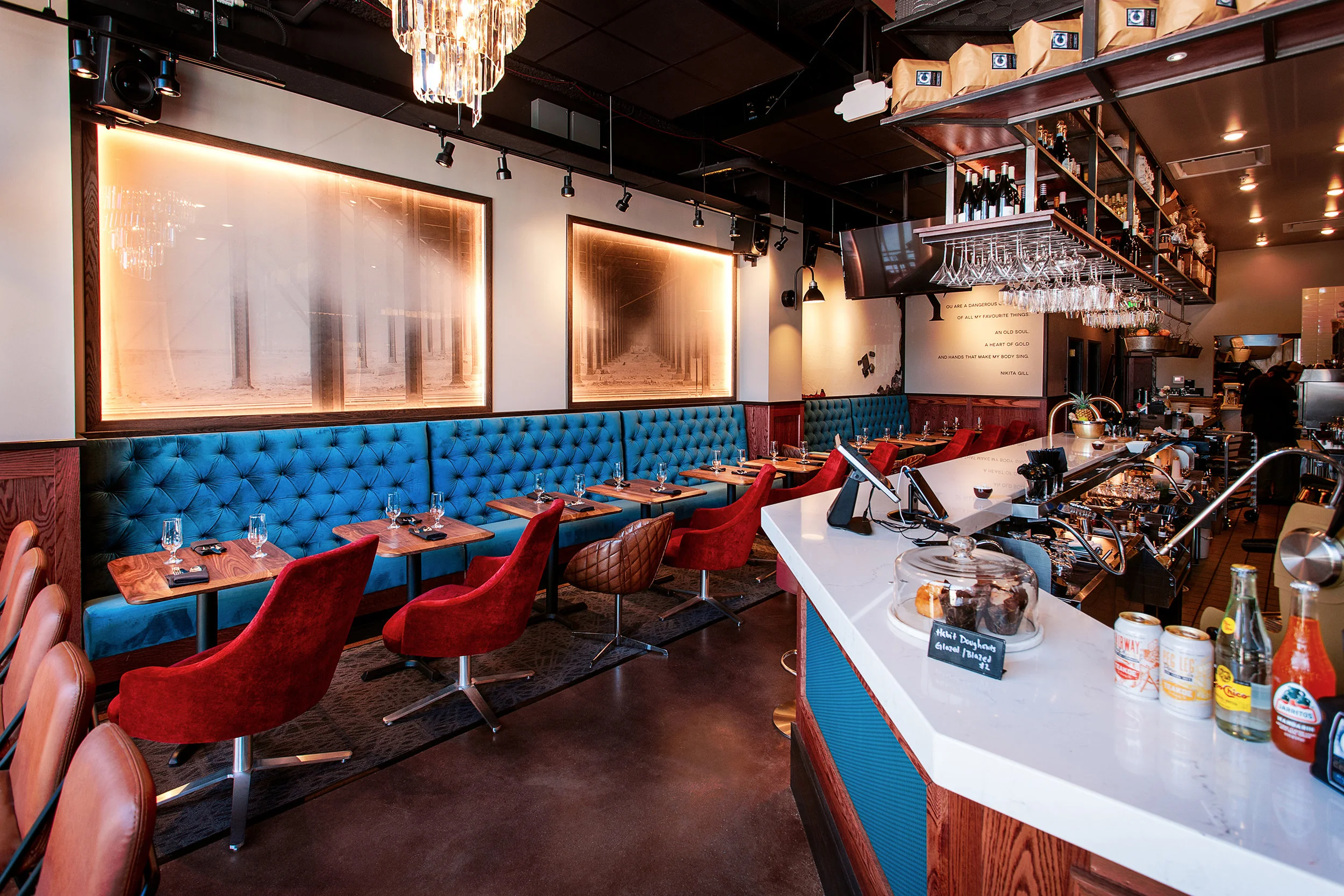  Counter + Seating 