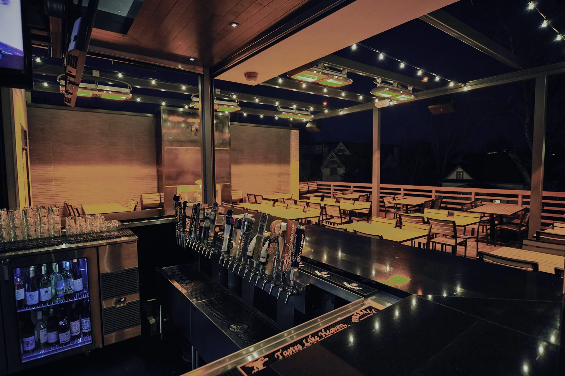  Upstairs Indoor/Outdoor Bar 