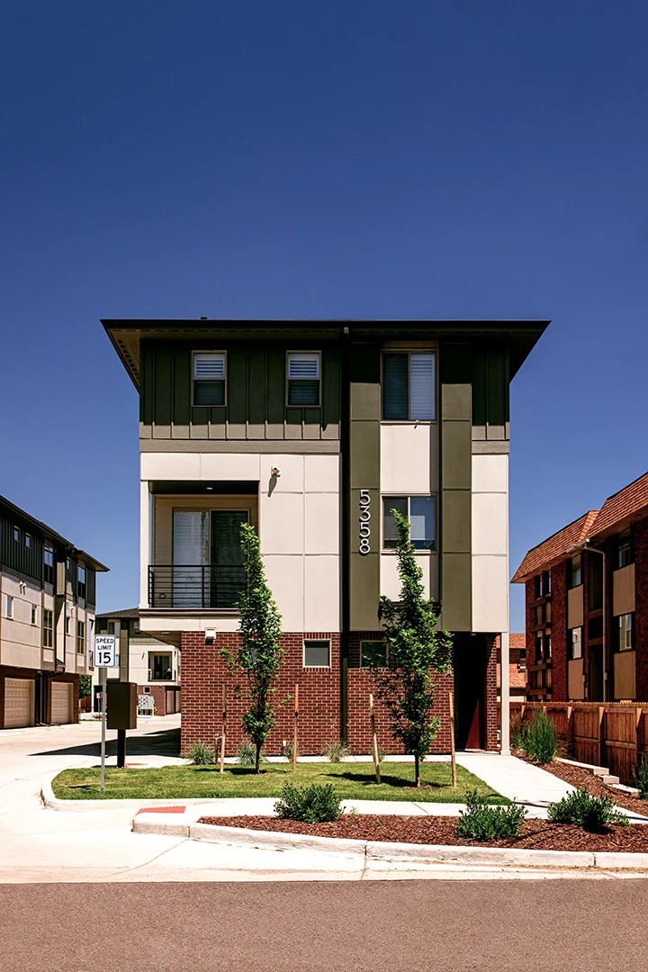  5358 Building Facade 