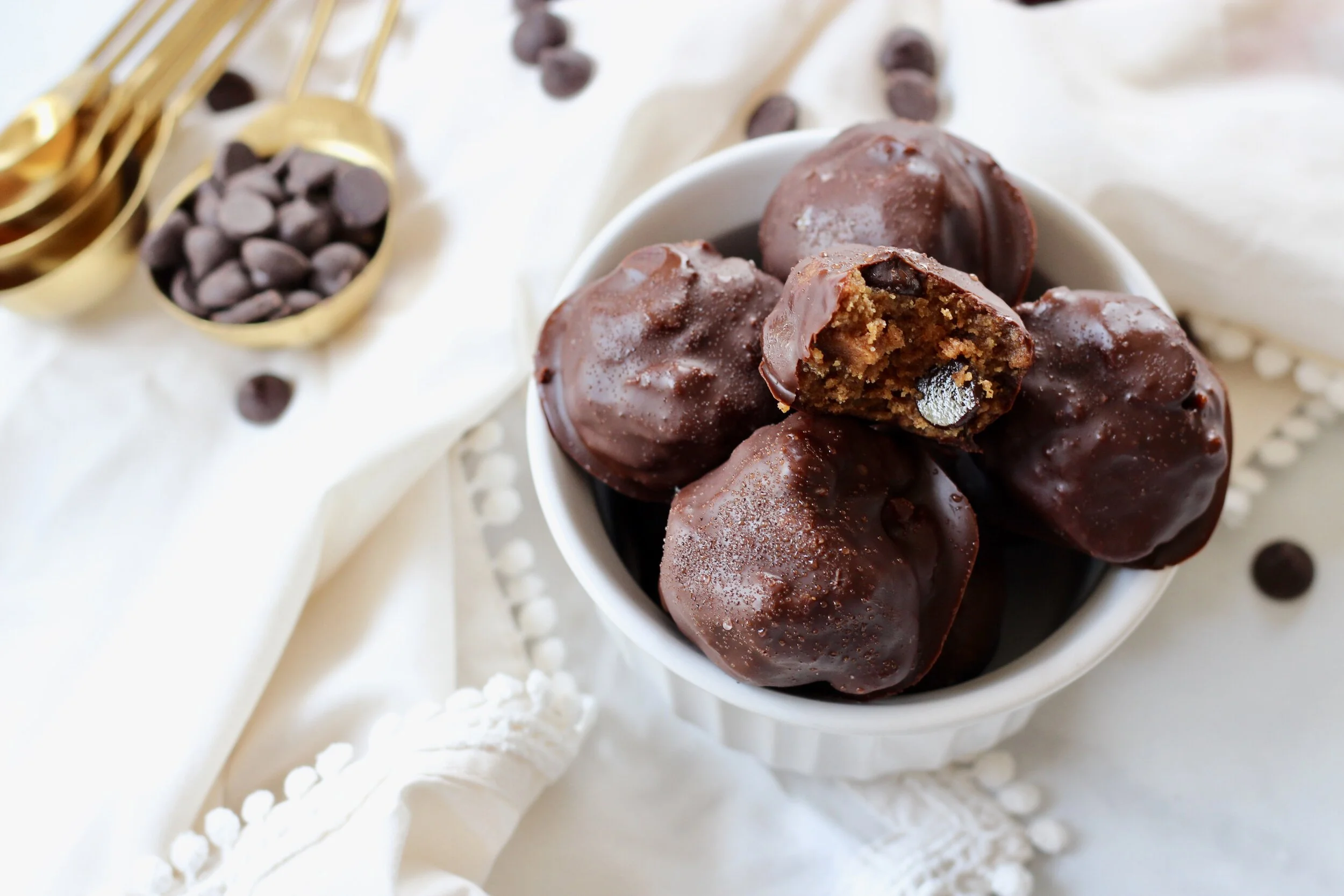 paleo Chocolate chip Cookie Dough protein bite
