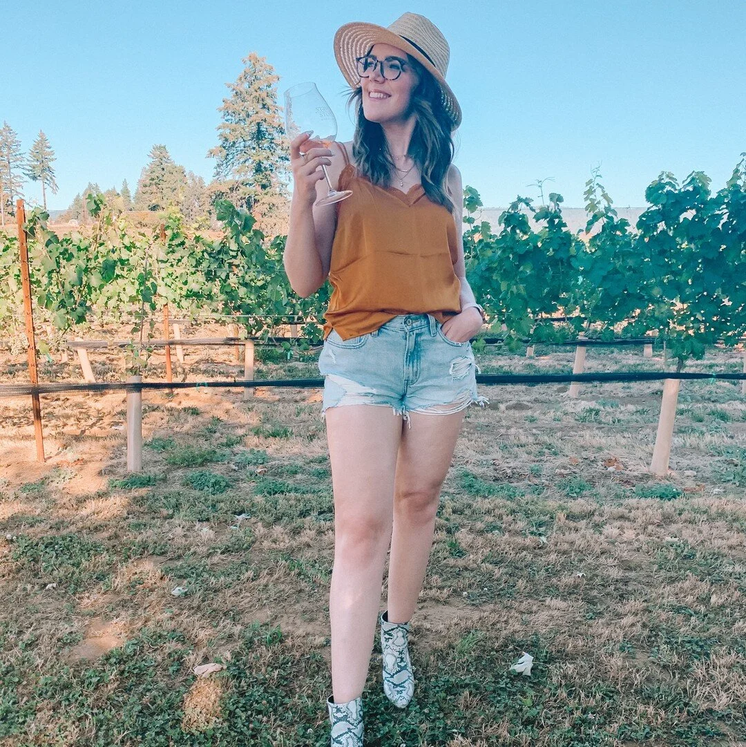 I never thought the day would come when I didn&rsquo;t hate the way I looked in photos.⁣⠀⠀⠀⠀⠀⠀⠀⠀⠀
⁣⠀⠀⠀⠀⠀⠀⠀⠀⠀
I was taught from a young age (like so many of us) through others&rsquo; behaviors that it was normal to always self criticize photos of myse