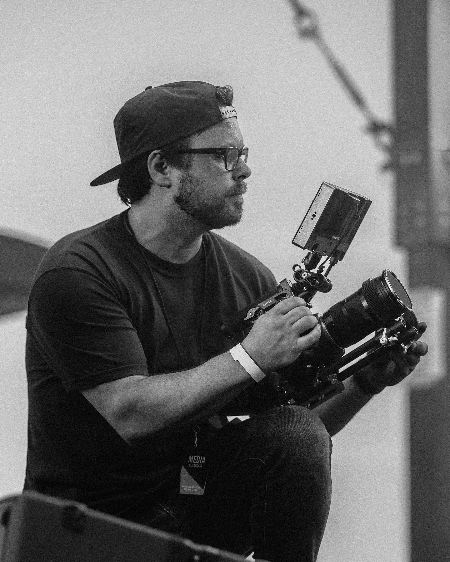In my element. Thanks for the shot @gavin.peters.photo.
.
.
.
#creator #create #practicepracticepractice #cinematographerlife #bmpcc6k #blackmagicdesign #videobts #filmmaker #filmmaking #createmakeshare #youtubing #cinematographer #dop #doplife #edit