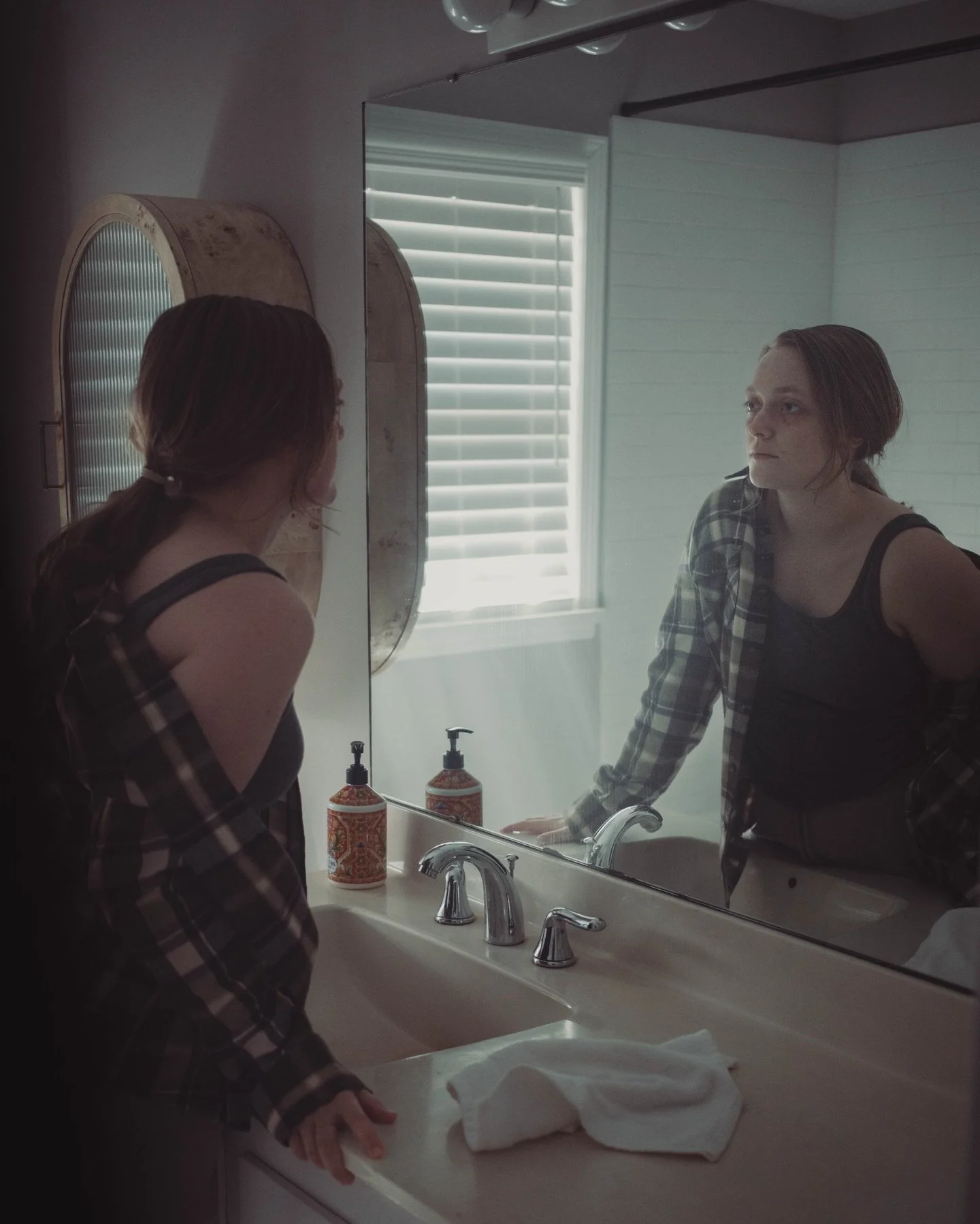 #throwinitback to when I shot a spot with @pinhicreative. Pinhi Creative is a production company my friends and I started on the side. Give us a follow if you haven&rsquo;t yet. In the meantime enjoy the photos. @noraclare.g was amazing in this spot!