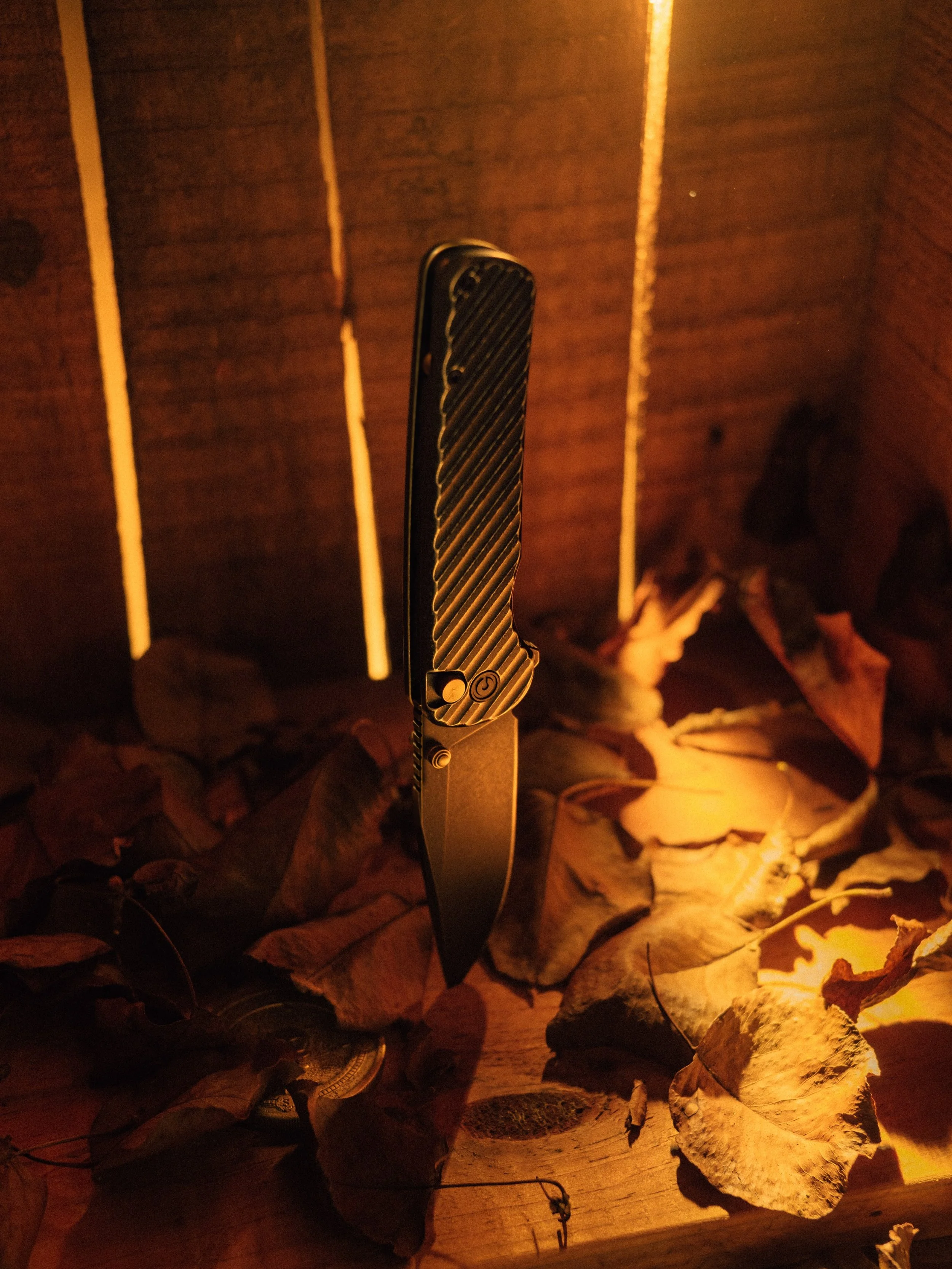 Just recently got my first ever pocket knife and felt the need to do a product shoot for it. I also wanted to test out this Godox iT32. My goal was to ONLY use this light and just comp different shots together. Ended up only needing to use ONE photo.