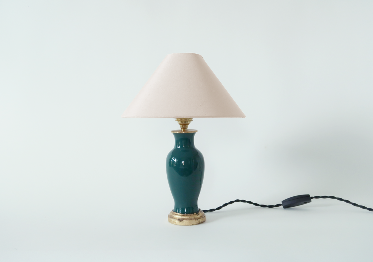 Little+Lamp+Company+-+Fishtail+-+Deep+Green+-+Silk+Shade+-+Ivory.png