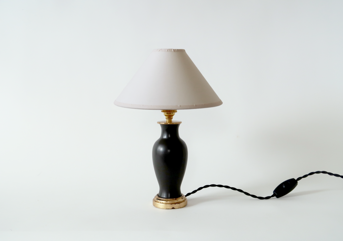 Little+Lamp+Company+-+Fishtail+-+Black+-+Parchment+Shade+-+Ivory.png