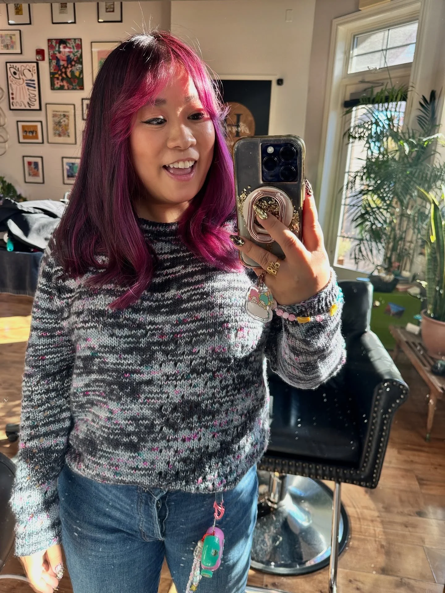 Now I just need to make a sweater to match this hair color 💇🏻&zwj;♀️ @amandalynnhair was very disappointed I didn&rsquo;t have one already 😆 Wore my #MarcySweater instead because of the little teeny tiny deep pink/wine speckles in @fionakayknits M