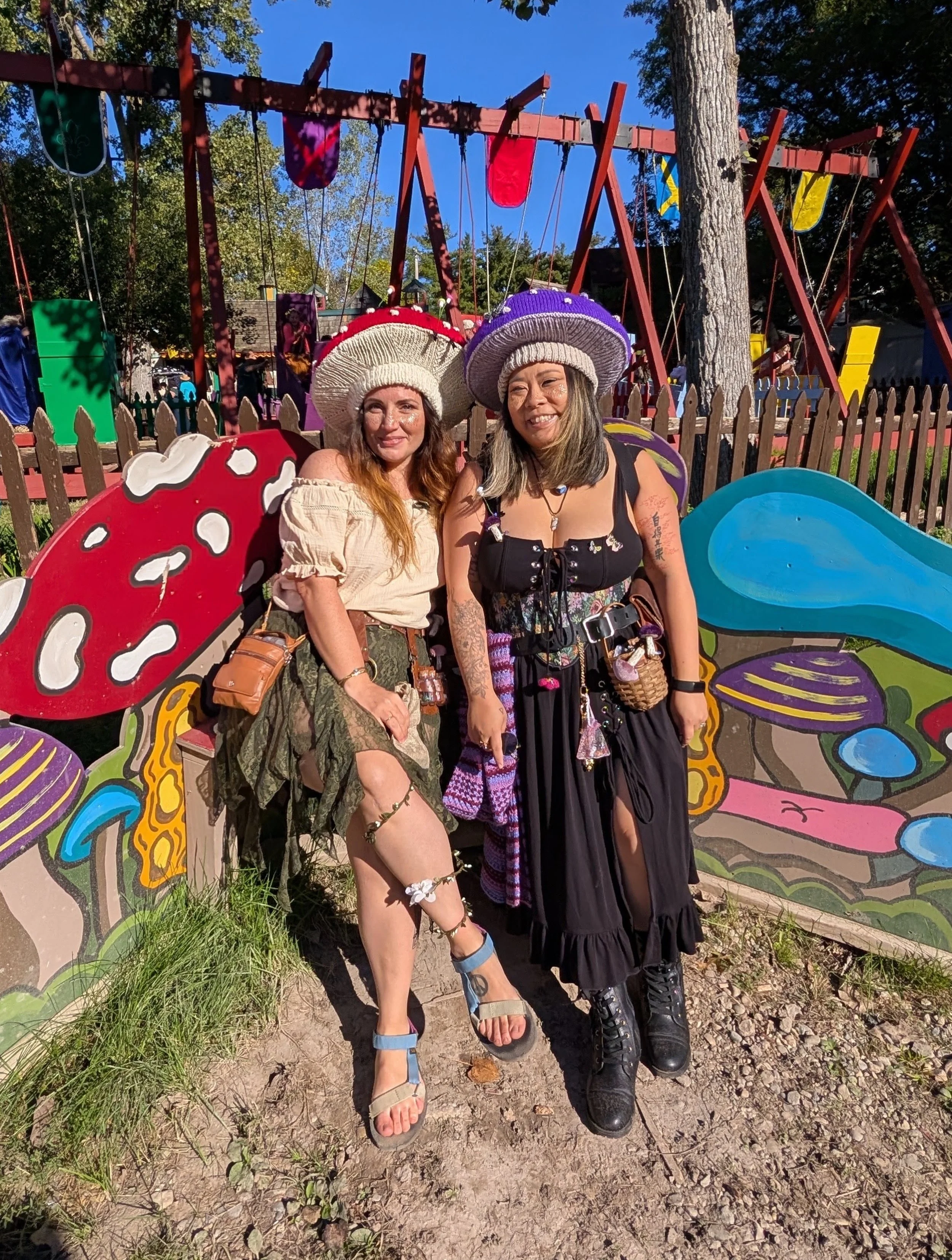 I&rsquo;m so darn happy I got to wear something I handmade to ren faire and see my favorite peoples wear something I made too. This one is for the Mushroom Girlies. Ren faire is the perfect reason to knit a #SoMushRoomHat pattern by @toqu.tigu. I kni