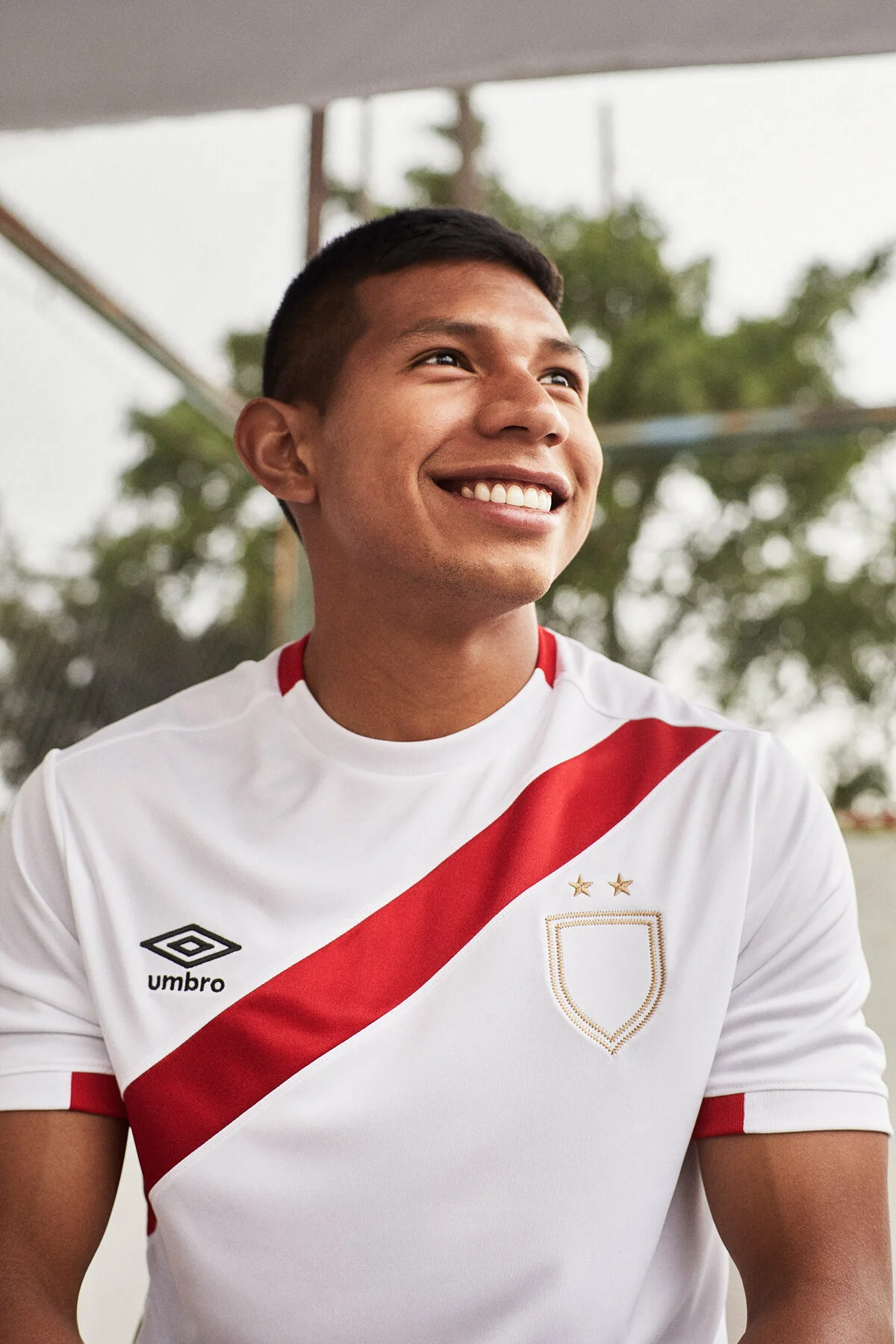 EDISON FLORES 