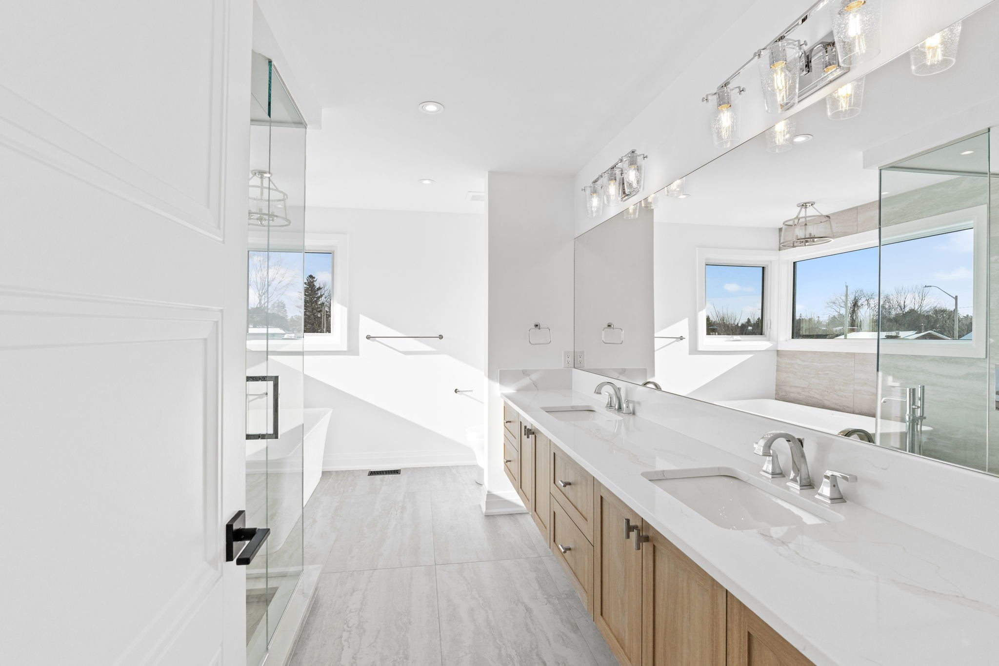 35-web-or-mls-98 Harris Place-30.jpg