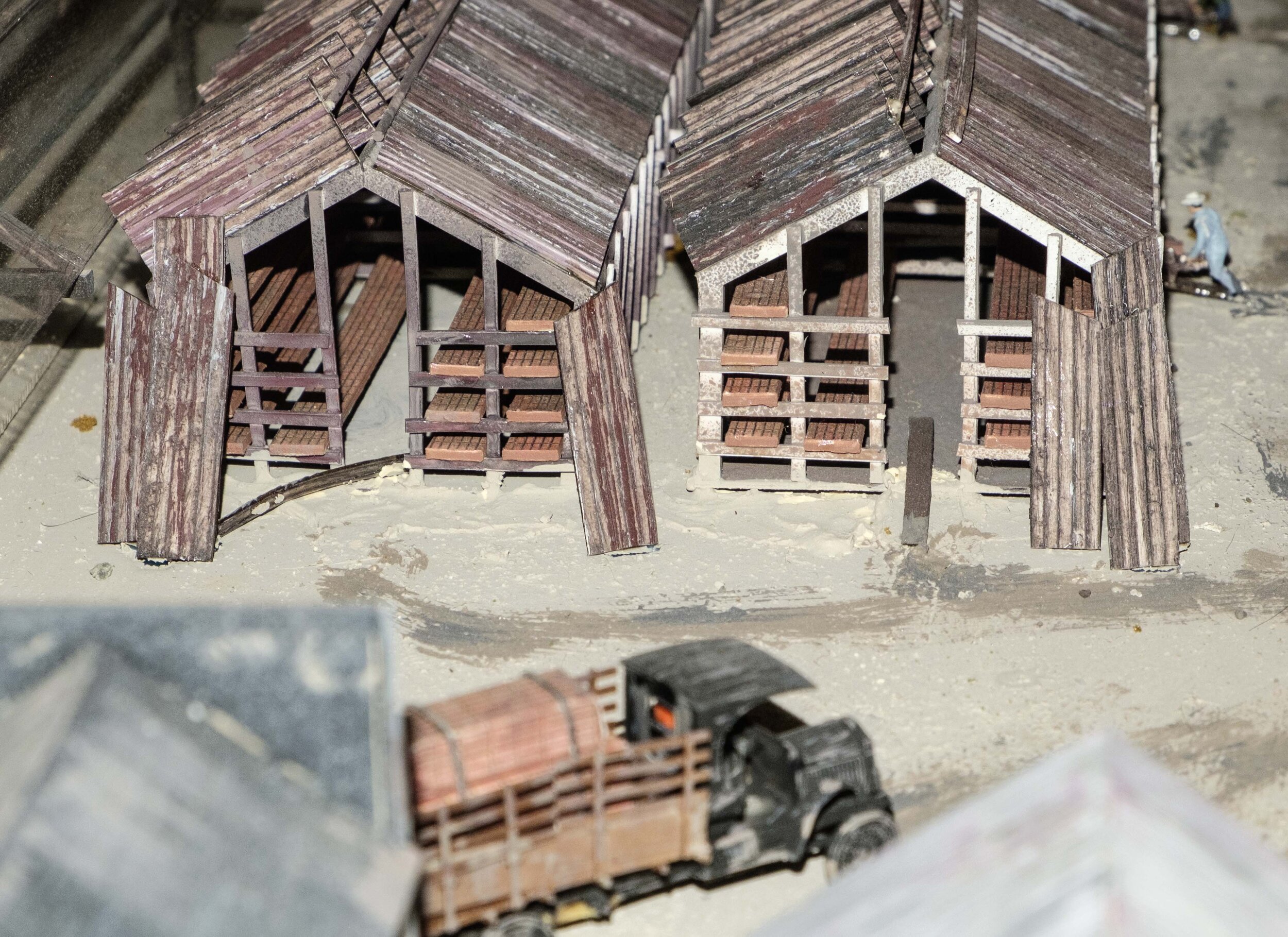 Two Palett drying shacks diorama , Haverstraw Brick Museum.jpg