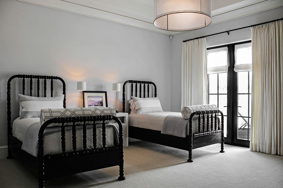 06-knowles-design-jupiter-golfcourse-bearsclub-bedroom-11v1.jpg