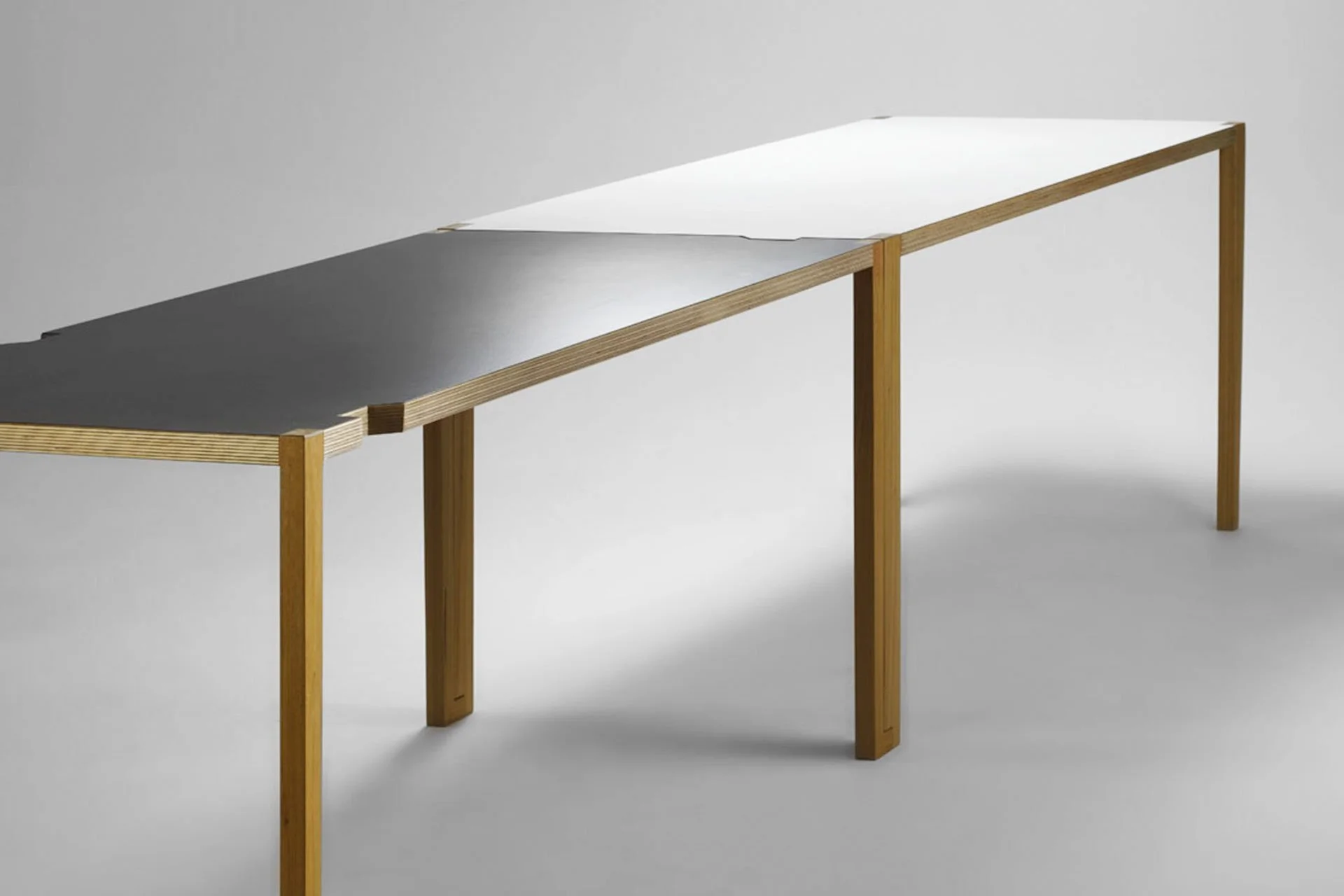2009-OVP-Stacking-Table-Jon-Linkins-24_005.jpg
