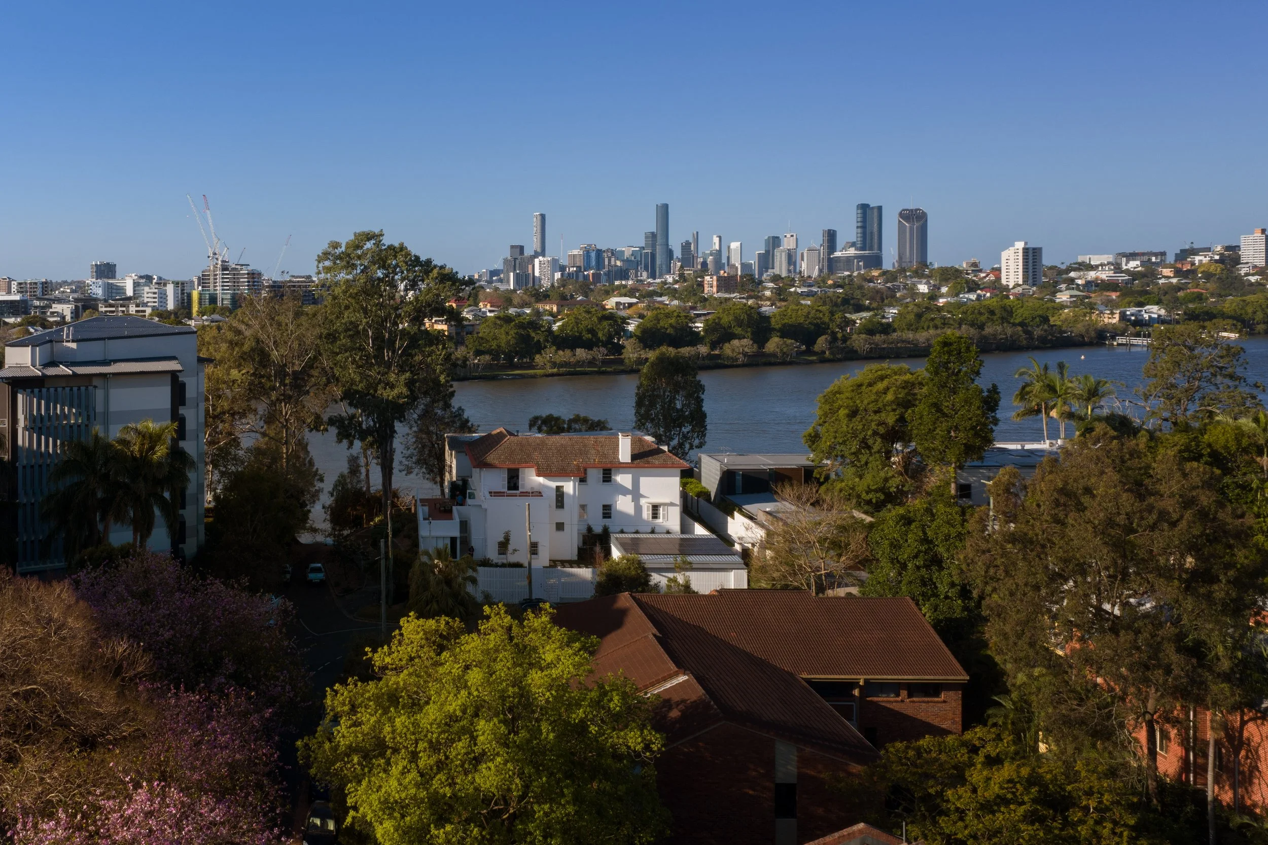 Forrest Residence on the Brisbane River by Owen Architecture