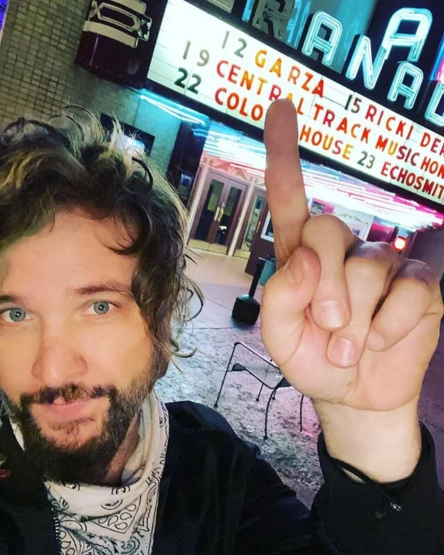 Guysa Garza Tonighta ata Granada.