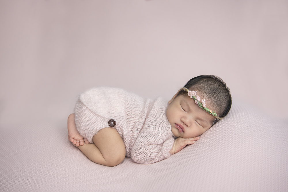 Baby newborn girl photography 