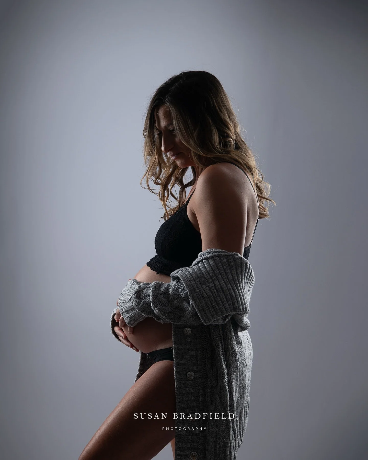 Simple, timeless maternity photography. Just you, your belly and a beautiful connection 💟.
.
.
.
Number 1 Maternity Photographer Melbourne 2025 and 2024, family and newborn photographer
WEBSITE: www.susanbradfieldphotography.com
NOW BOOKING INTO 202