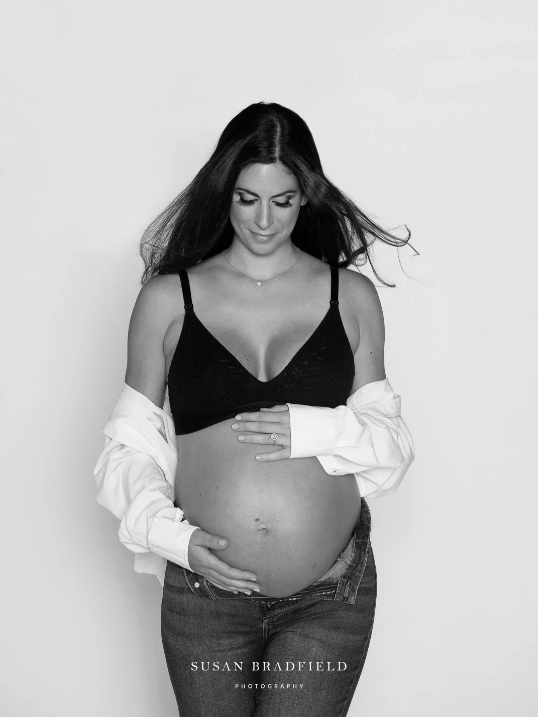 Sophisticated simplicity for Melissa&rsquo;s maternity photoshoot 🤍🤍🤍