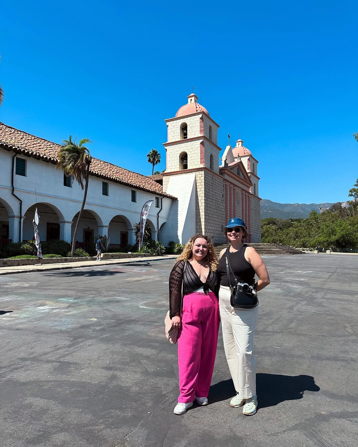 Las reinas de Santa B&aacute;rbara ⚔️👑 

Celebrating Emily&rsquo;s birthday with great food, beautiful sights, and a fun little surprise trip to Jiffy Lube because of course