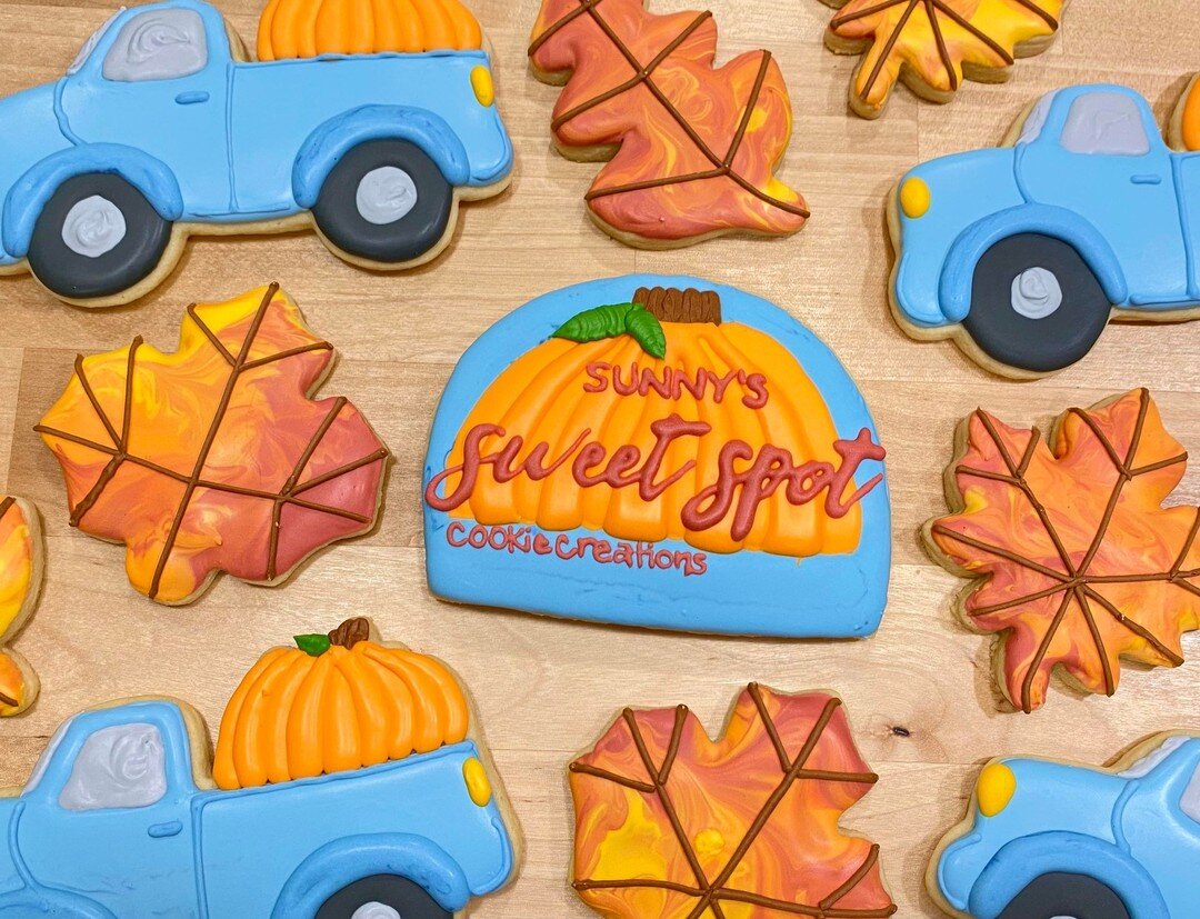 Another brand new class coming 
up this October!
Learn a bit about the art and skill of cookie decor with 
local Brookings business, @sunnyssweetspotcookies! 
Sign up via the &quot;Register for a Class&quot; link in our bio!

- All supplies included
