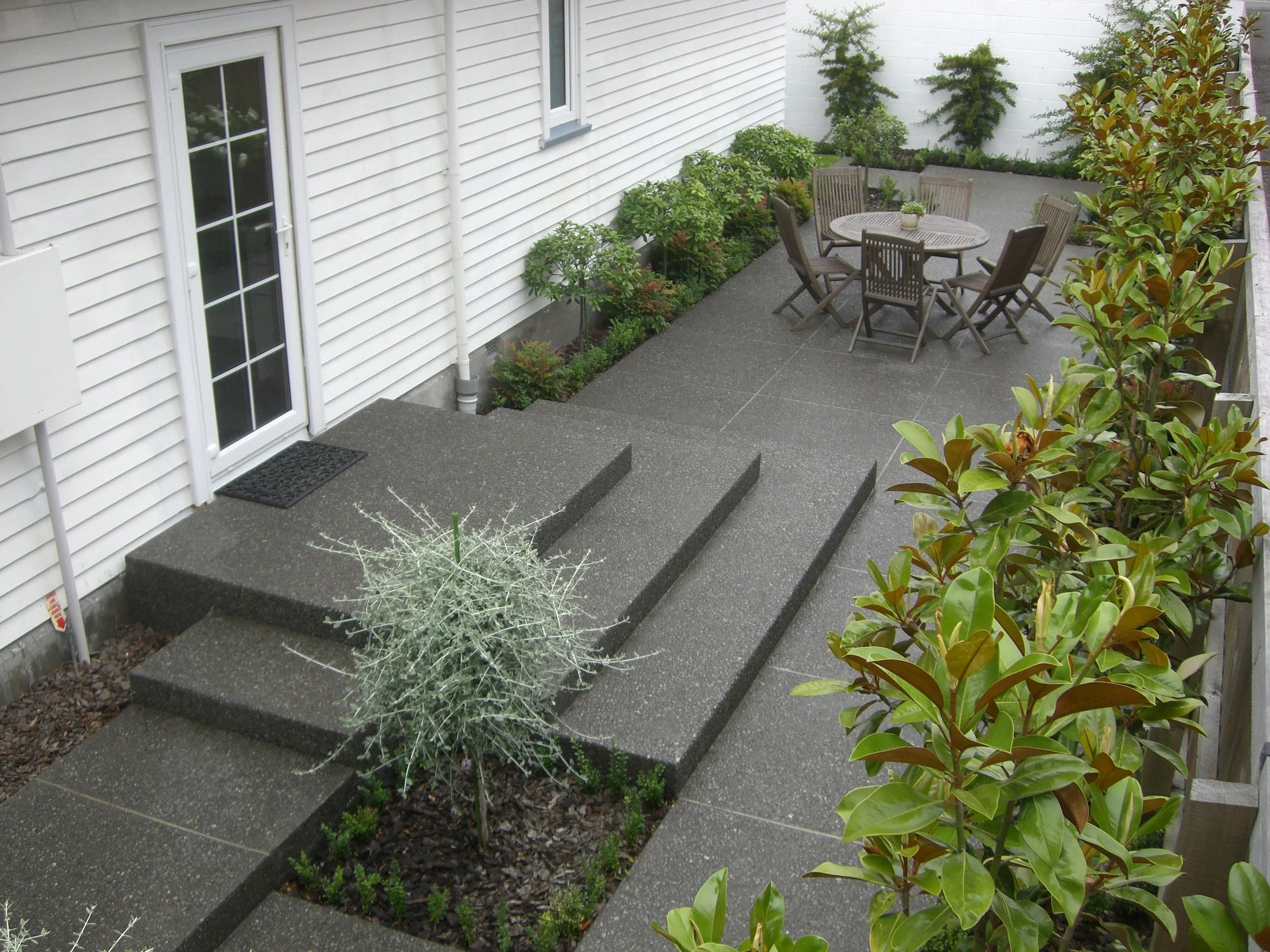 Steps & courtyard CIMG1690.jpg