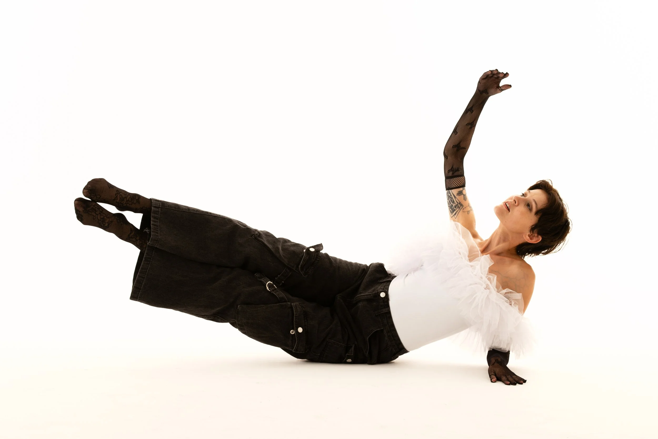 Lo_Pose_Study-027_Edit.jpg