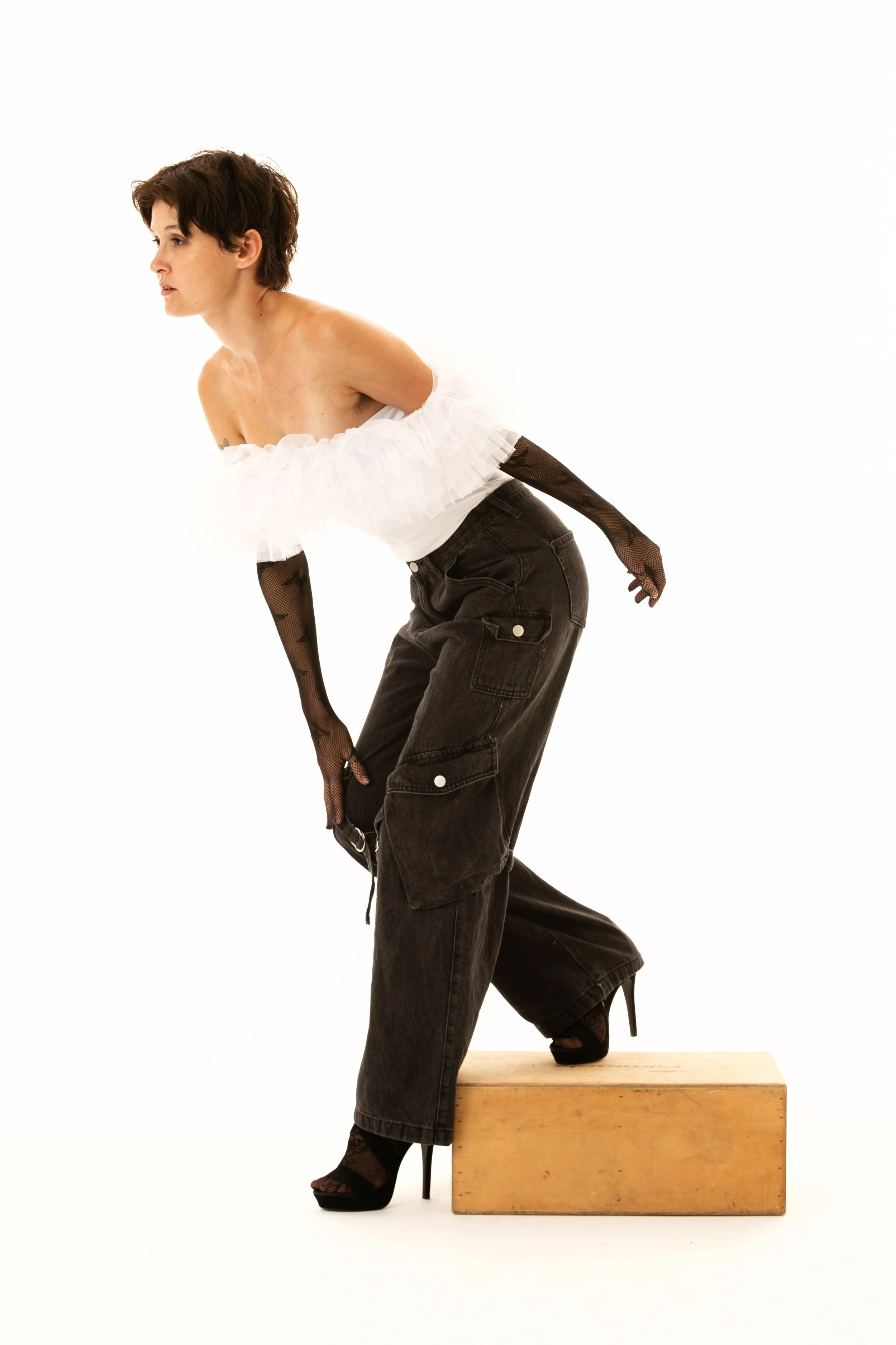 Lo_Pose_Study-068_Edit.jpg