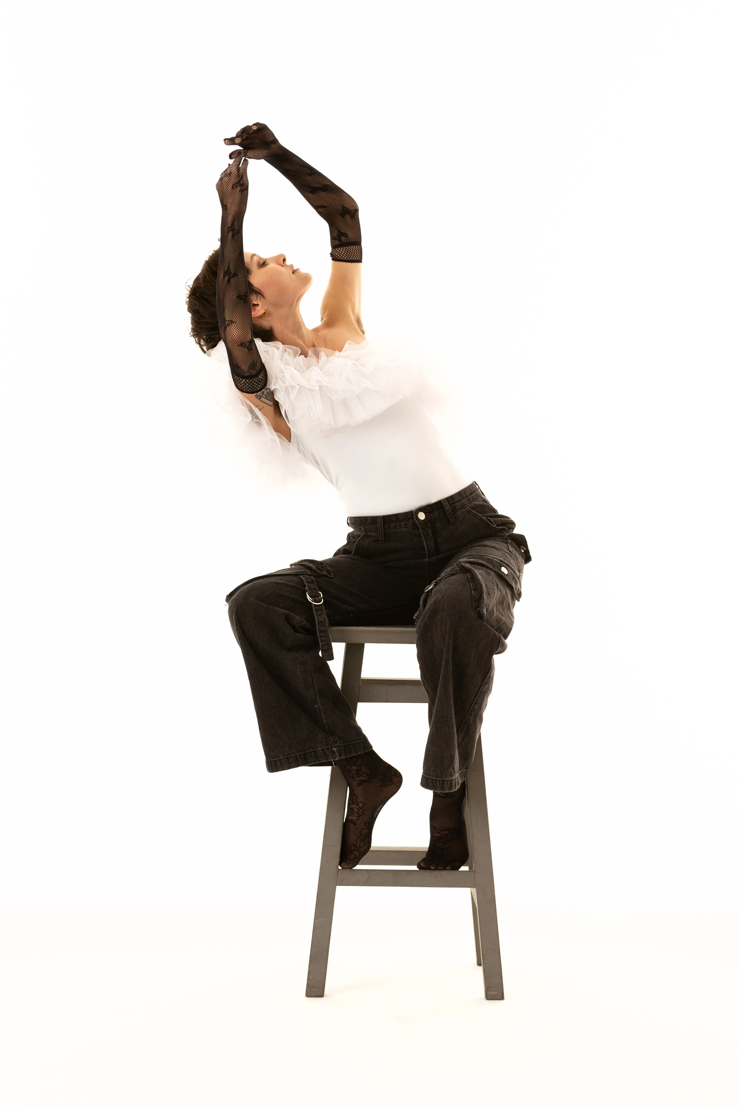 Lo_Pose_Study-008_Edit.jpg
