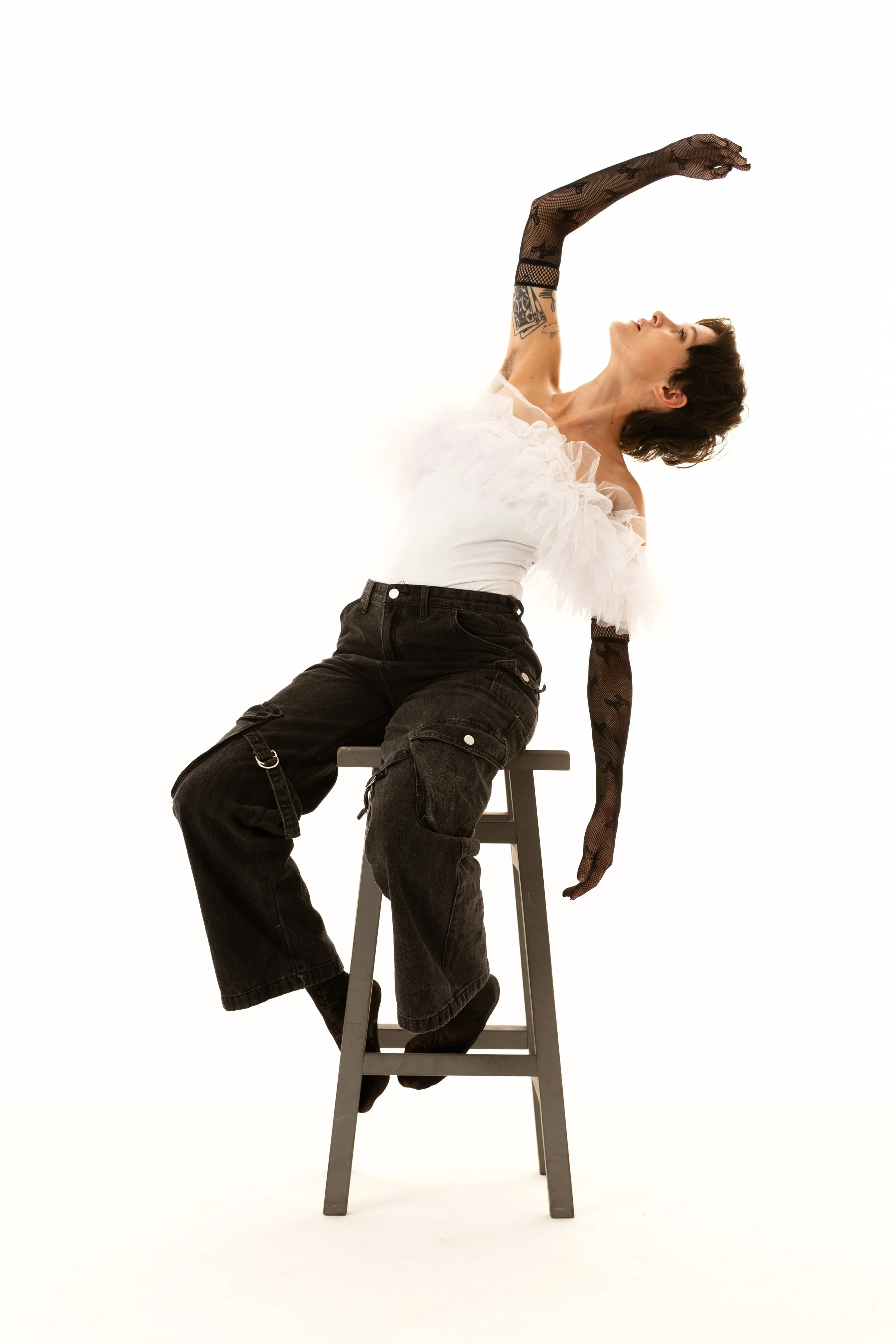Lo_Pose_Study-020_Edit.jpg