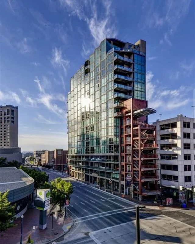 If you're looking for a place to live in Boise that will take your breath away, you've found it. The floor to ceiling windows in this two story penthouse, give you views of the mountains and city that few others see.
The Aspen Lofts are luxury living