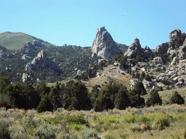 Tag a friend that's never been to the City of Rocks National Reserve.
.
Just over 3 hours South East of Boise you'll find granite spires and monoliths reaching 60 stories tall.
🧗&zwj;♂️
If you've never been, put it on your summer 2019 to-do list... 