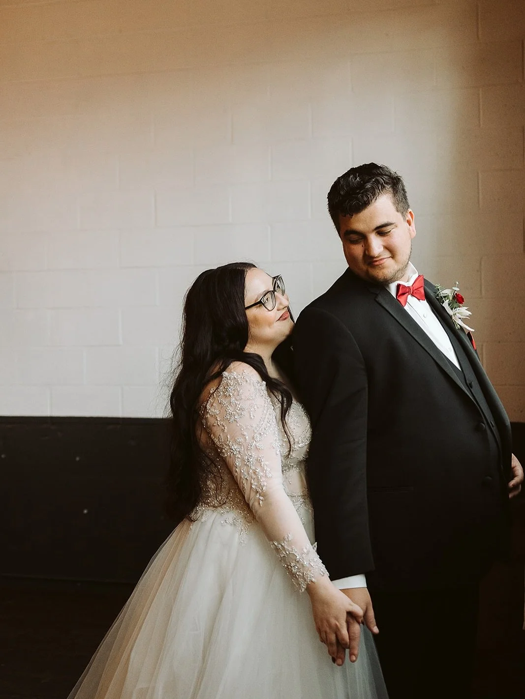 Year two of marriage (and 12.5 of love!) in the books, and we’re still in it for the long game! ⚾💍
We’ve had quite the year: from crushing career goals to cheering our M’s through the post-season (and maaaaaaybe a World Series, pr